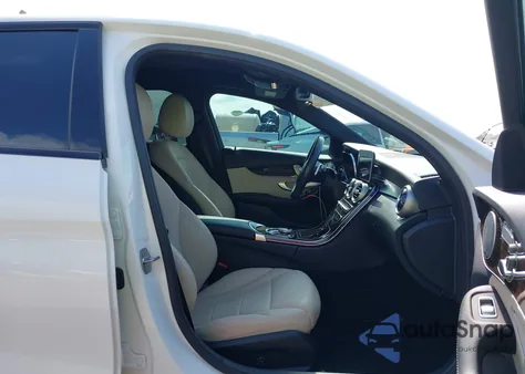 2020 Mercedes-Benz C 300 from USA, damaged, VIN 55SWF8DB0LU325495